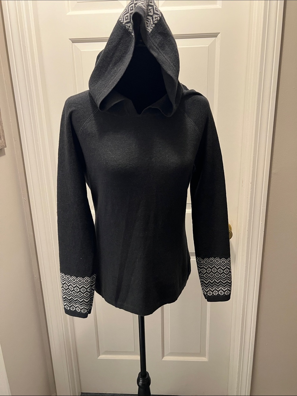 Cozy Hooded Knit Sweater with Patterned Cuffs - Charcoal